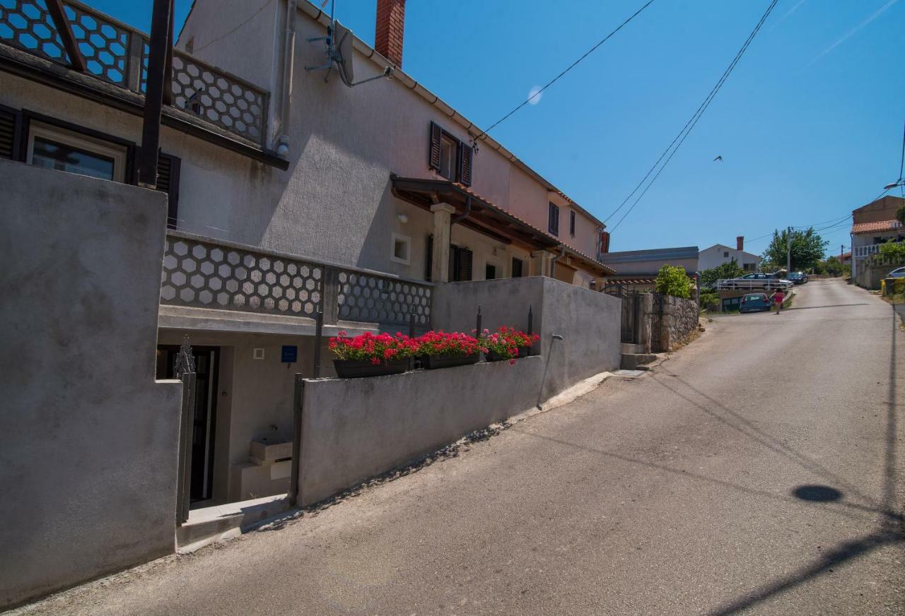 Apartment Andrija Врбник Экстерьер фото