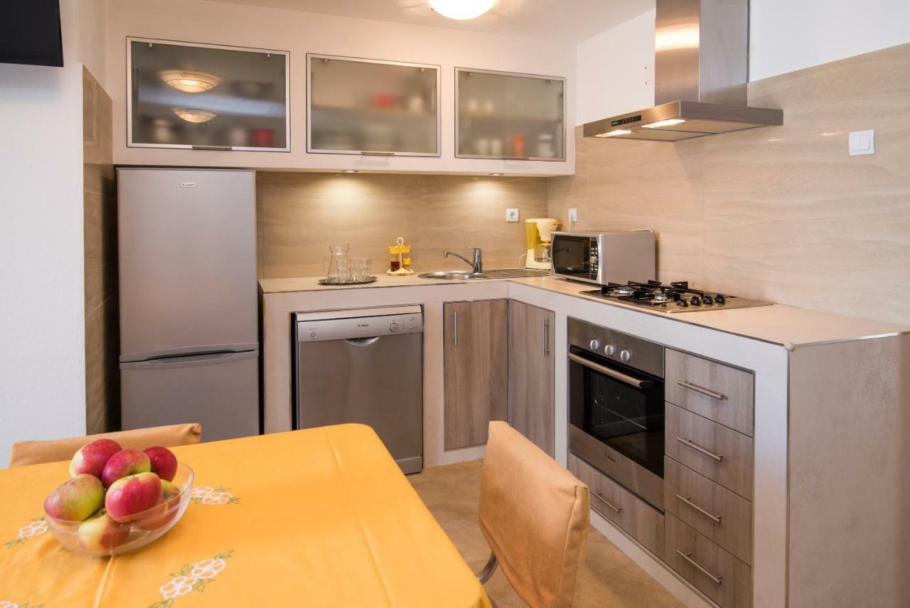 Apartment Andrija Врбник Экстерьер фото