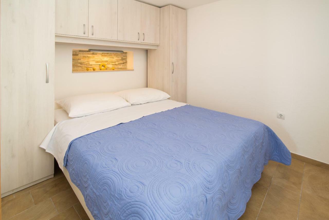 Apartment Andrija Врбник Экстерьер фото